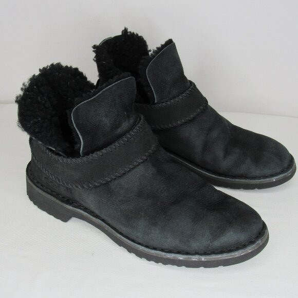 Ugg MCKAY Black Shearling Ankle Booties Women's 6.5 - Picture 1 of 9